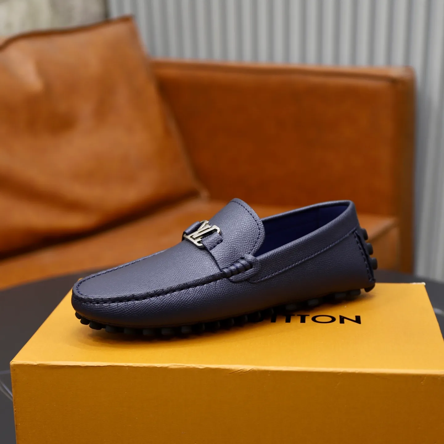 Ex-factory price: 480💰【LV】Louis Vuitton ⚠️High-end men’s driving and pedal series ⚠️38-44 (customized for 45) ⚠️All original cowhide leather! Thick and soft! Made entirely of calfskin lining! The latest non-slip beanie sole! Three-dimensional package technology! Fashionable and classic! Handicrafts! Original high quality! Feel free to compare!
